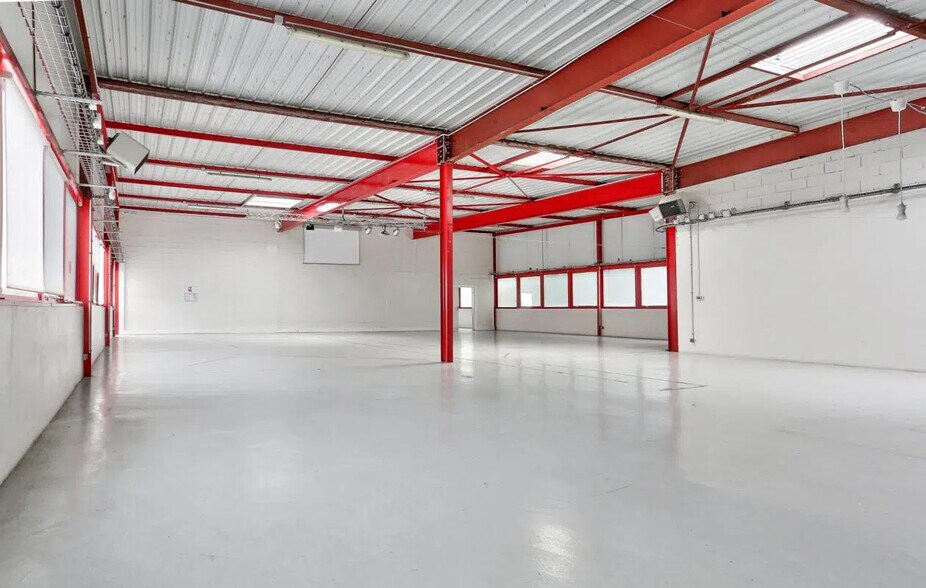 Industrial in Villebon-sur-Yvette for lease - Building Photo - Image 3 of 14