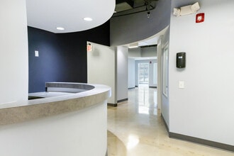 1680 Meridian Ave, Miami Beach, FL for lease Interior Photo- Image 2 of 28