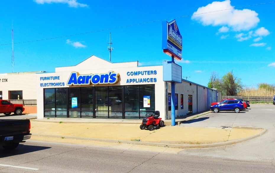 805 E Main St, Weatherford, OK for sale - Primary Photo - Image 1 of 1
