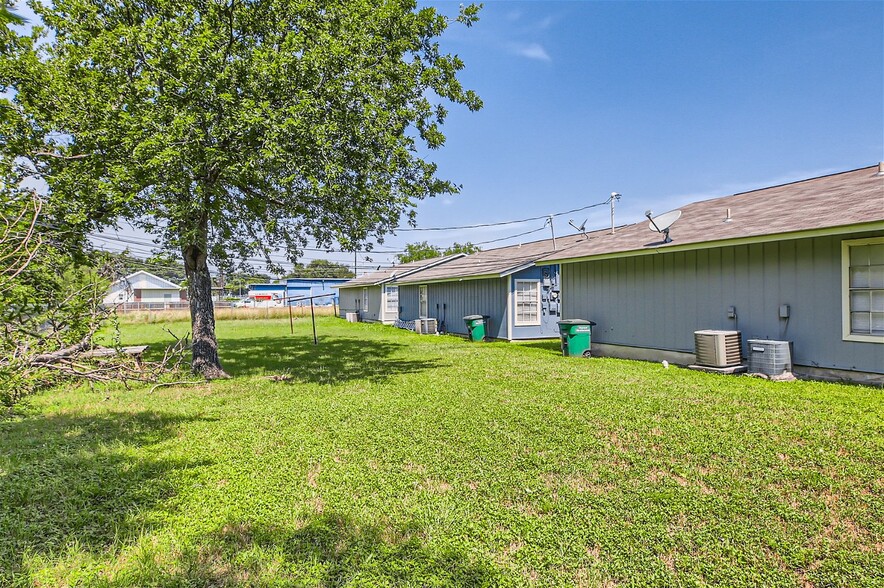 812 W Olmos Dr, San Antonio, TX for sale - Building Photo - Image 2 of 30