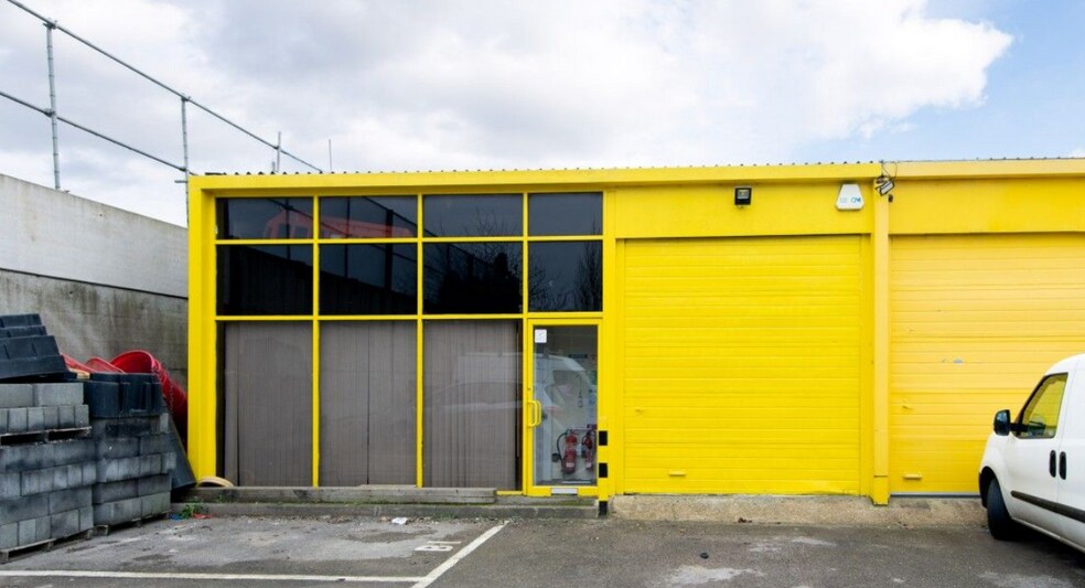 Imperial Way, Croydon for sale - Building Photo - Image 1 of 1