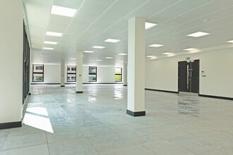 Silbury Blvd, Milton Keynes for lease Interior Photo- Image 2 of 6