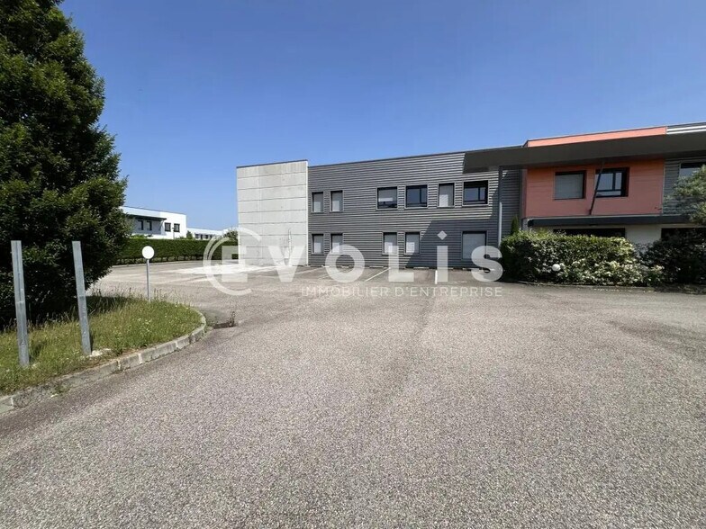 6 Rue De Lombardie, Saint-Priest for lease - Building Photo - Image 2 of 5