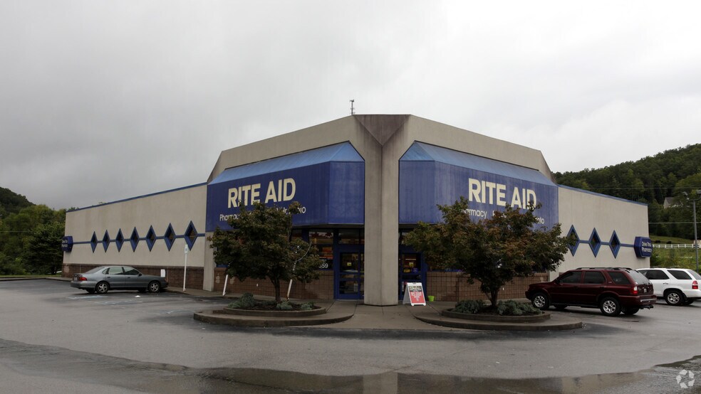 Retail in Oliver Springs, TN for sale - Primary Photo - Image 1 of 1