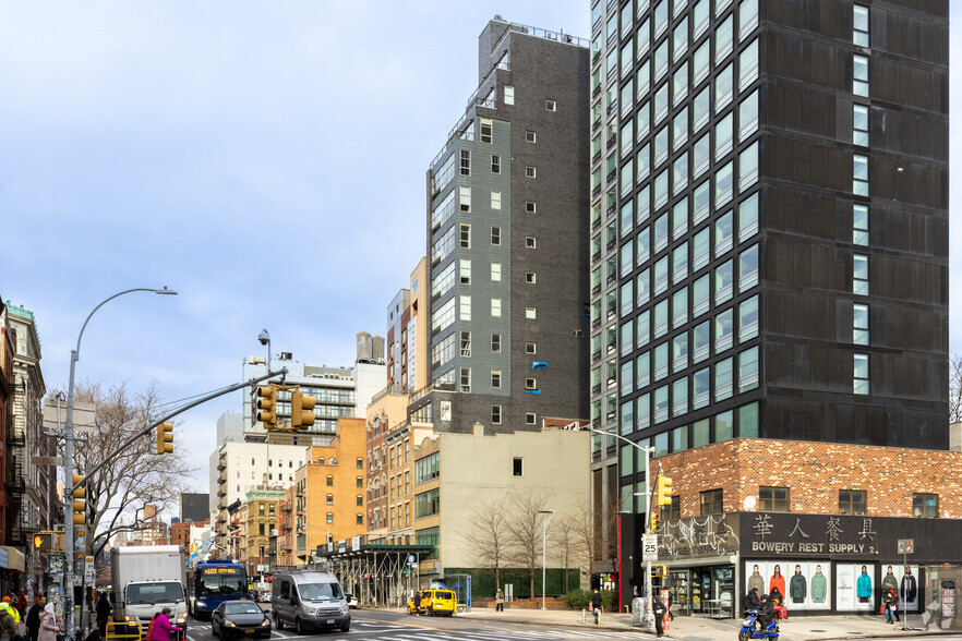 195 Bowery, New York, NY for lease - Building Photo - Image 1 of 7