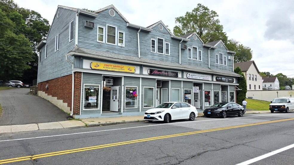224 Main St, Oakville, CT for lease - Building Photo - Image 1 of 1
