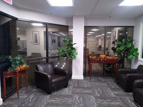 2200 W Commercial Blvd, Fort Lauderdale, FL for lease Building Photo- Image 1 of 2