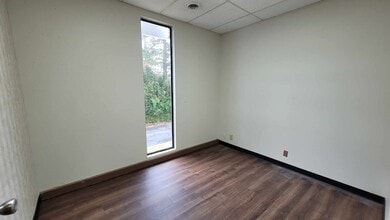 2500 W Broad St, Athens, GA for lease Interior Photo- Image 1 of 12
