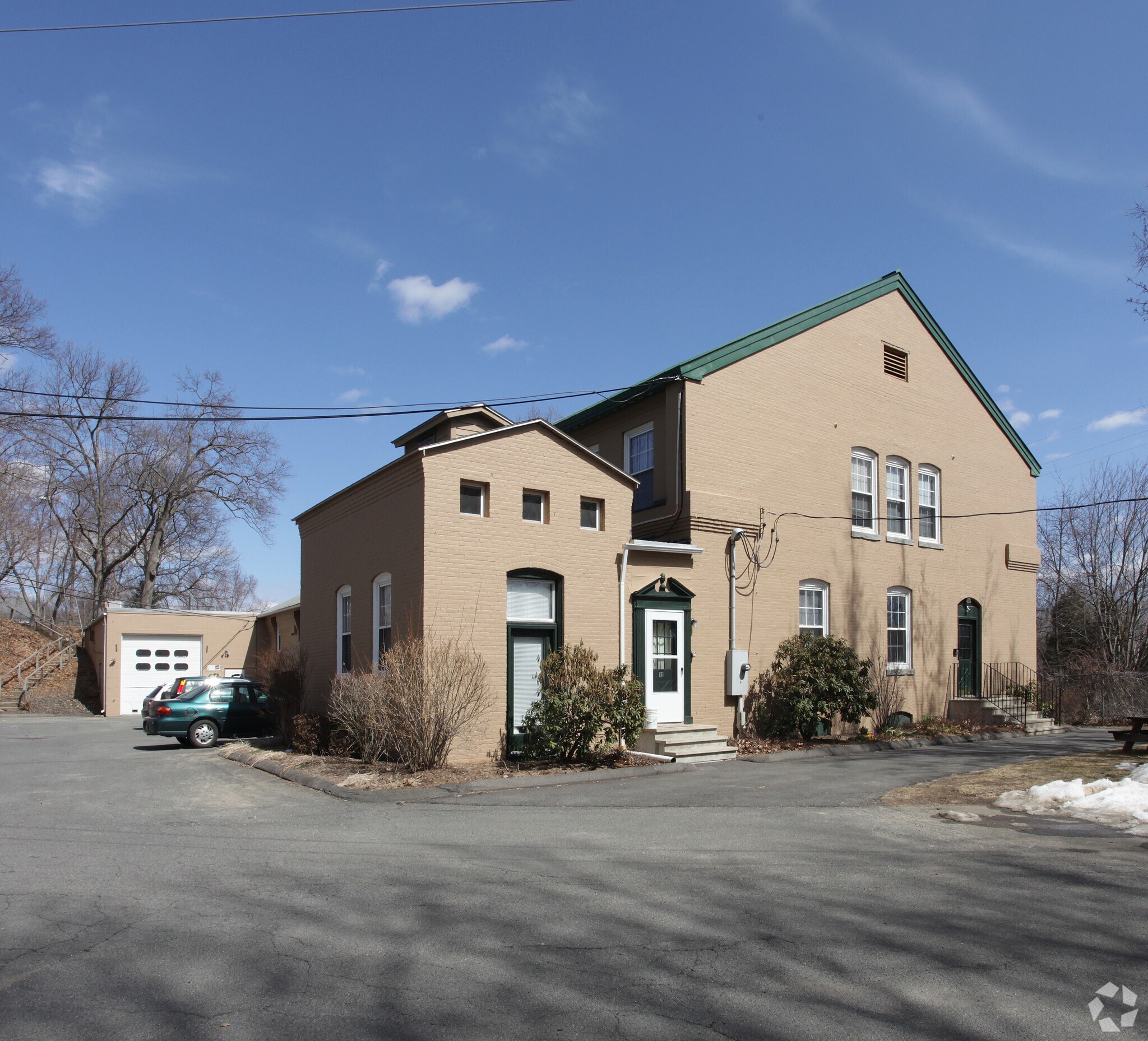 85 N Whitney St, Amherst, MA for sale Primary Photo- Image 1 of 1