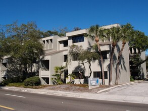 3333 W Kennedy Blvd, Tampa, FL for lease Building Photo- Image 1 of 15