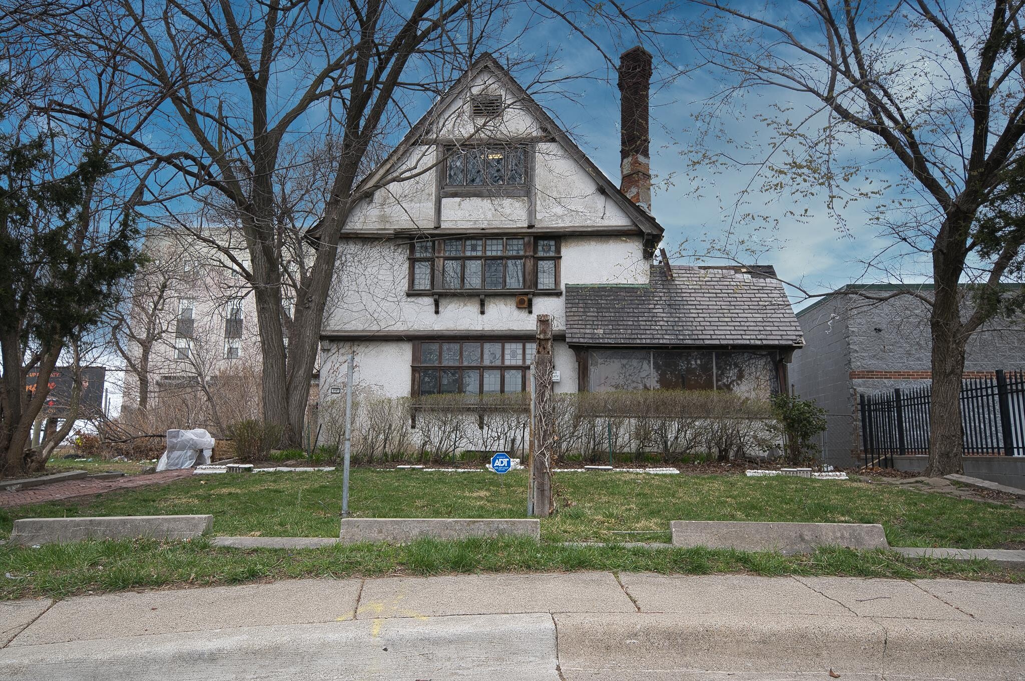 1989 W Grand Blvd, Detroit, MI for sale Primary Photo- Image 1 of 1