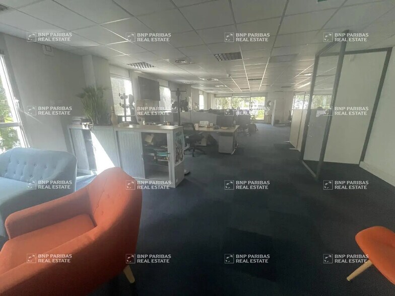 Office in Nantes for lease - Interior Photo - Image 3 of 6