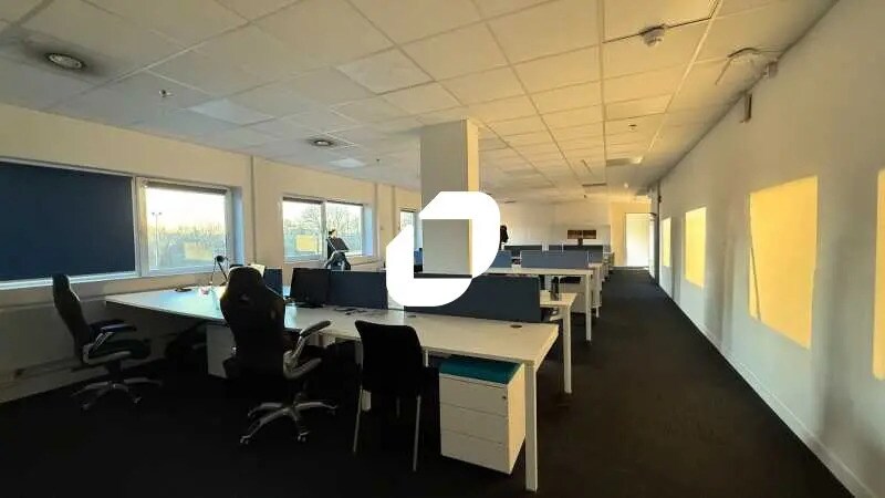 Office in Massy for lease - Interior Photo - Image 2 of 10