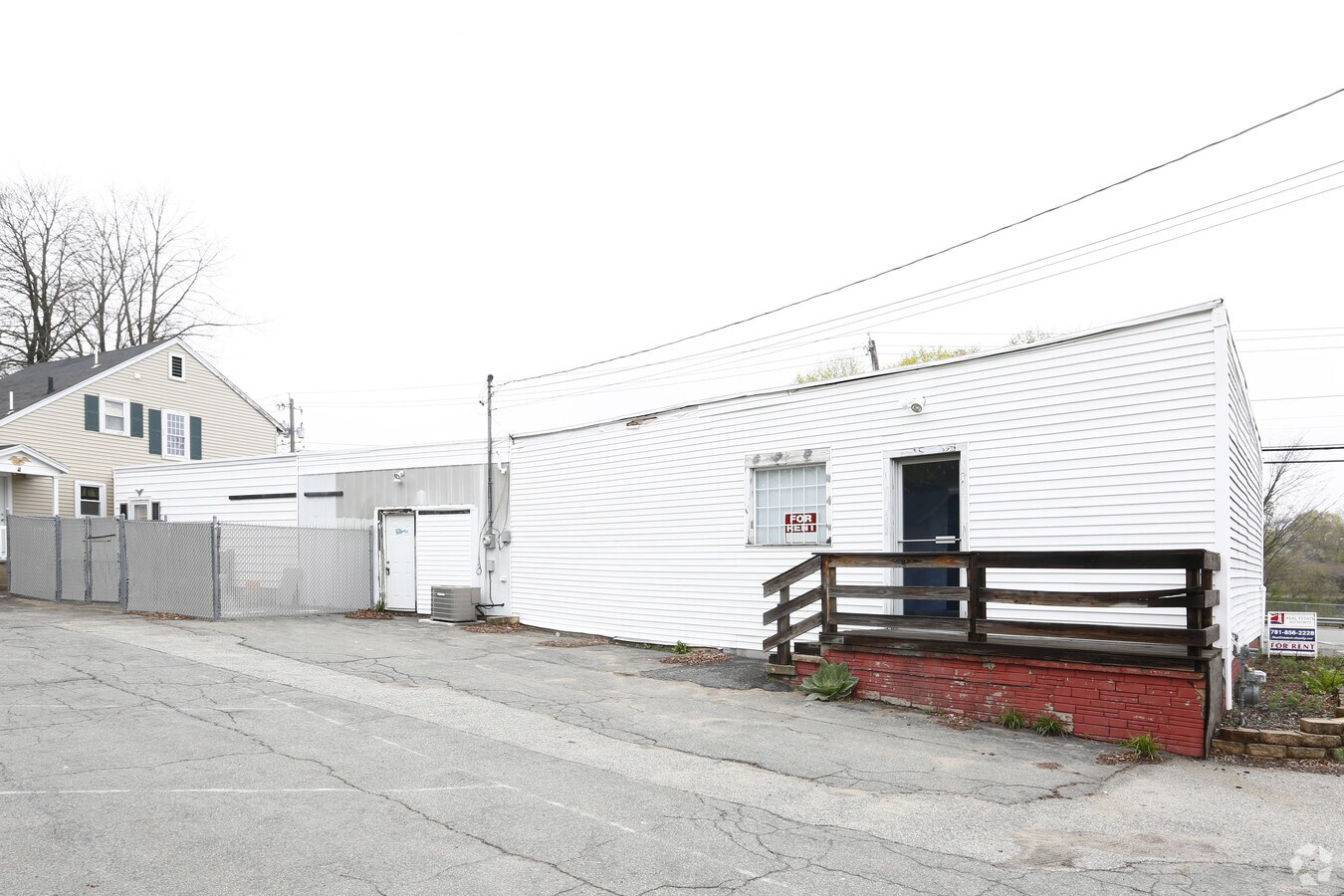 12 Centre Ave, Rockland, MA 02370