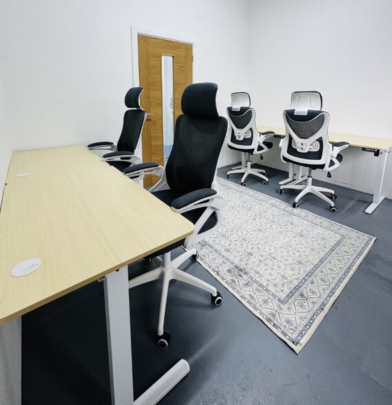 29-39 London Rd, Twickenham for lease - Interior Photo - Image 3 of 11