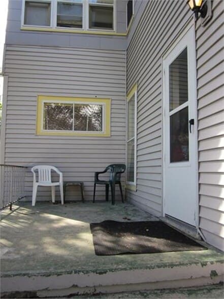 Mount Pleasant Multi-Family Buildings portfolio of 2 properties for sale on LoopNet.com - Building Photo - Image 3 of 19