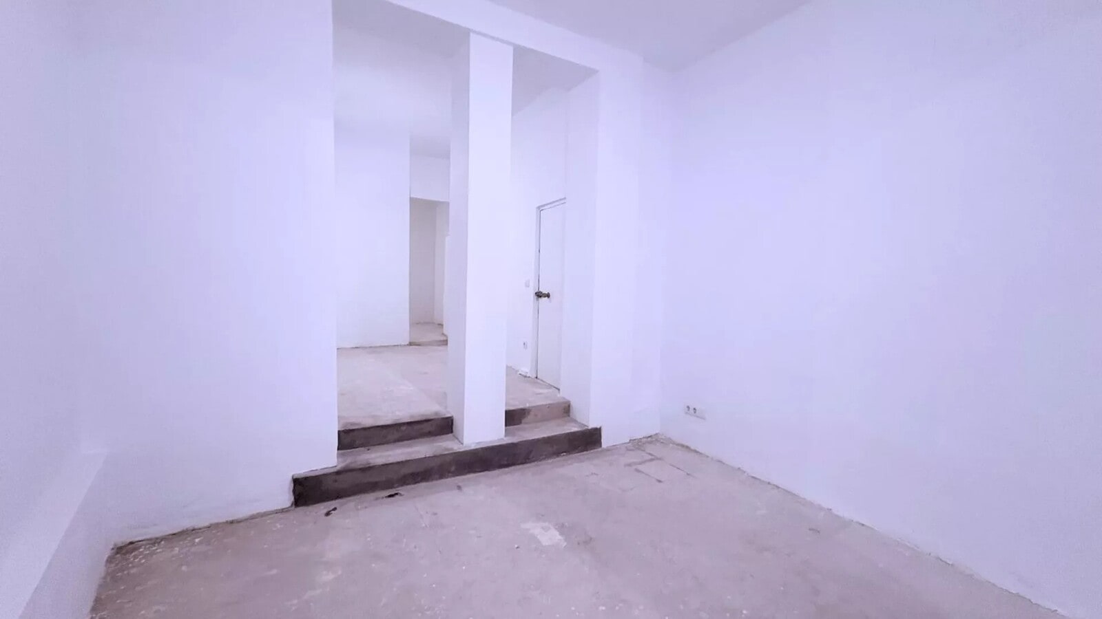 Madrid, MAD 28012 - Unit pt iz - - Interior Photo - Image 1 of 10