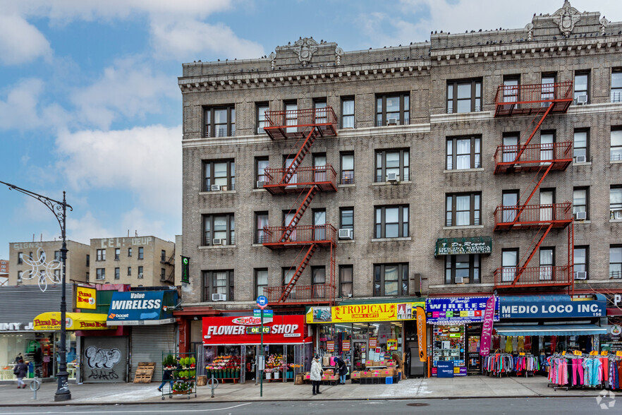 152-154 Dyckman St, New York, NY for sale - Primary Photo - Image 1 of 1