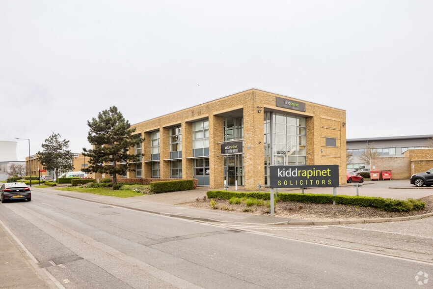 391 Edinburgh Ave, Slough for lease - Building Photo - Image 2 of 4