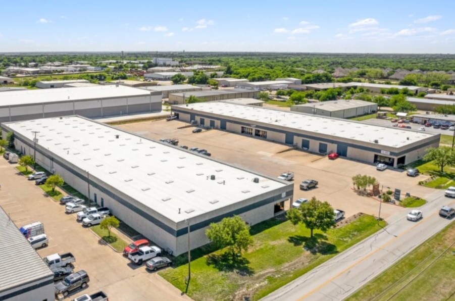 1114 W Harris Rd, Arlington, TX for lease Building Photo- Image 1 of 5