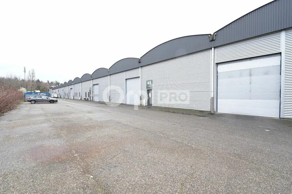 Flex in Saint-Priest for lease Building Photo- Image 1 of 2