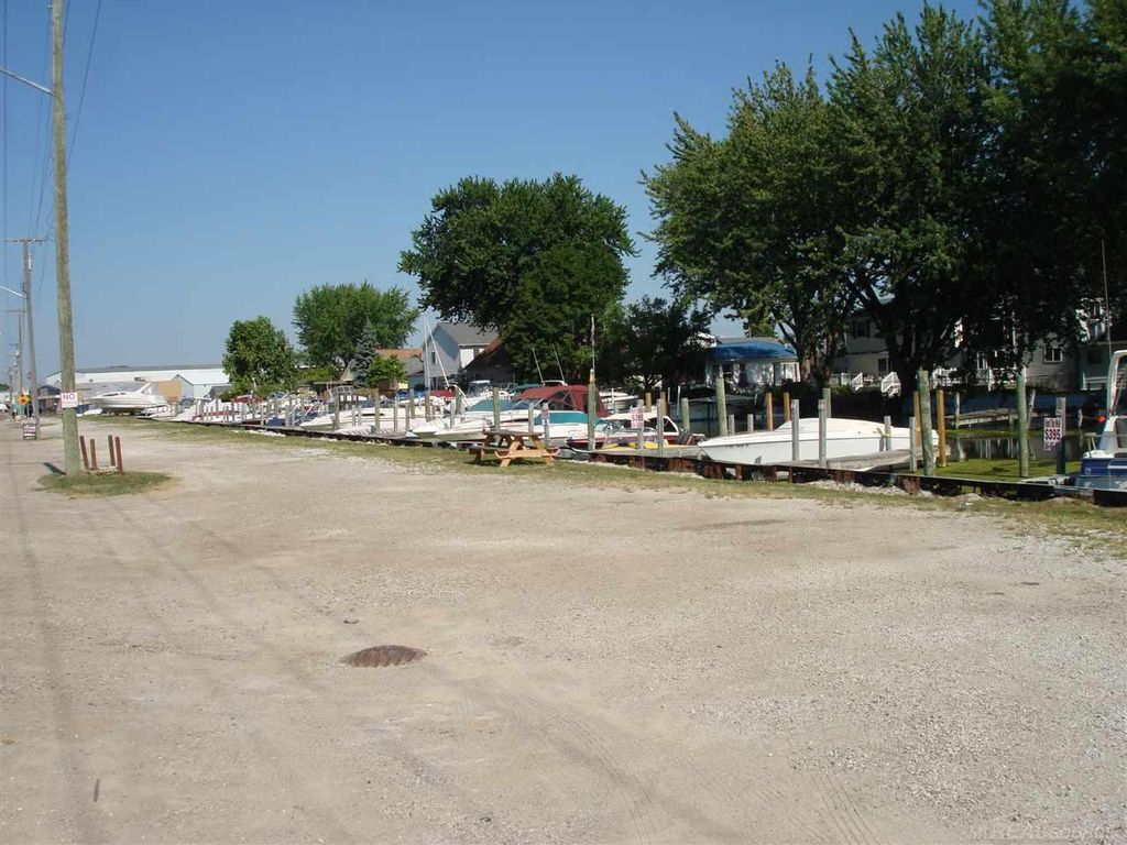 30301 S River Rd, Harrison Township, MI 48045 Boat Town Marina