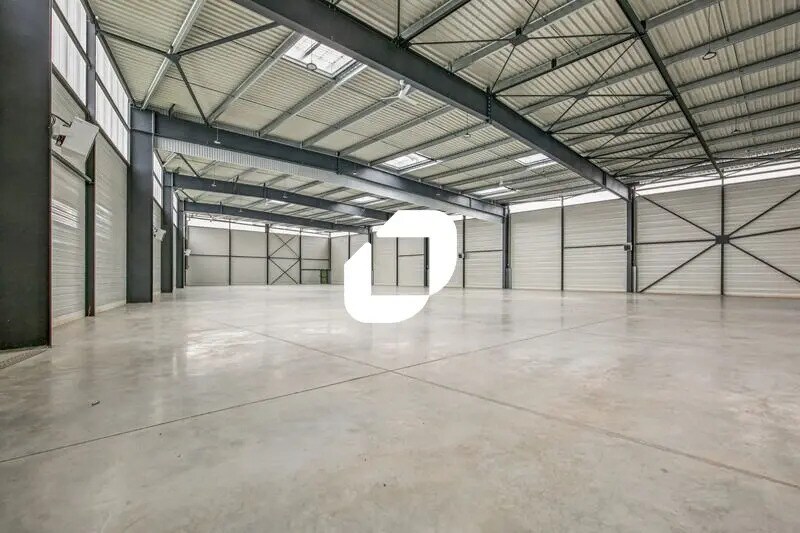 Flex in Stains for lease - Interior Photo - Image 3 of 31