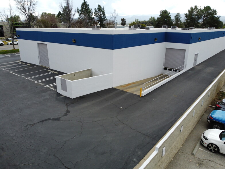 27704 Avenue Scott, Valencia, CA for lease - Building Photo - Image 3 of 12