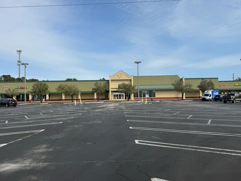6830-6855 SE Maricamp Rd, Ocala, FL for lease - Building Photo - Image 2 of 8