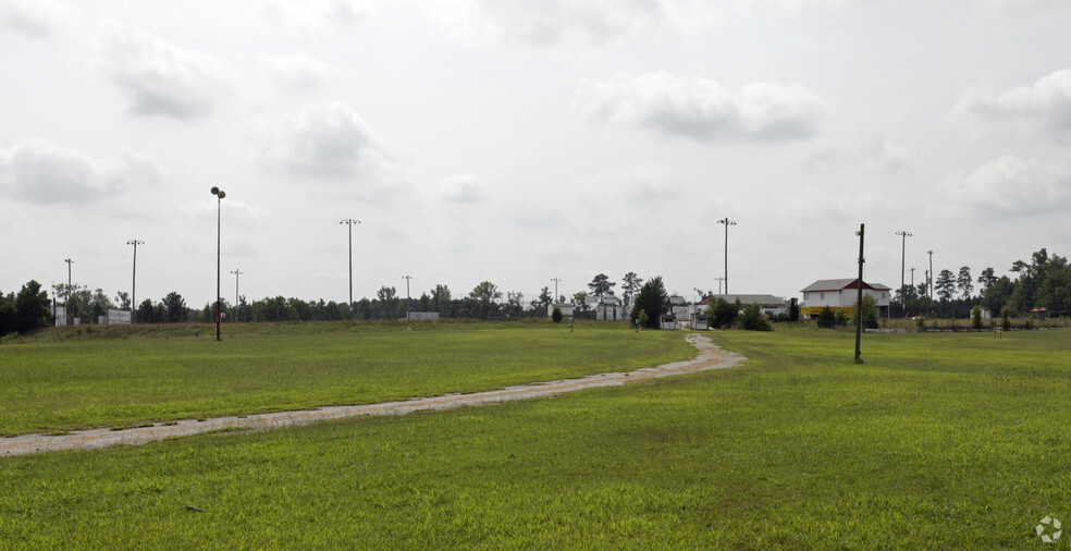 16388 Southampton Pky, Capron, VA for sale - Primary Photo - Image 1 of 1