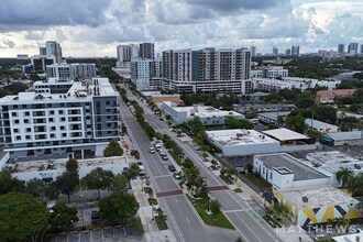 2216 Hollywood Blvd, Hollywood, FL for lease Interior Photo- Image 2 of 3