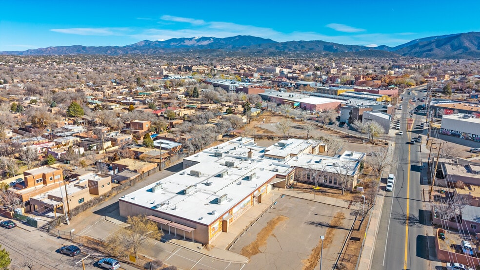 1625 Paseo de Peralta, Santa Fe, NM for sale - Building Photo - Image 2 of 9