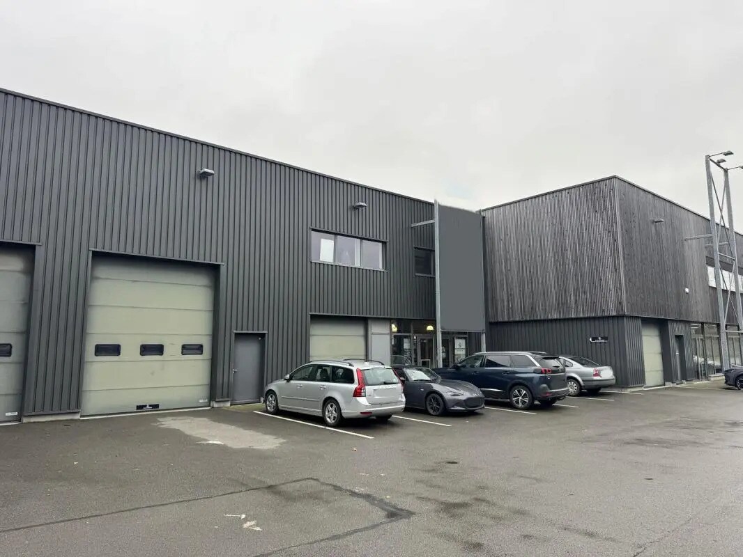 Office in LA CHAPELLE-D'ARMENTIERES for lease Building Photo- Image 1 of 6