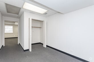 400 Lake Cook Rd, Deerfield, IL for lease Interior Photo- Image 2 of 4