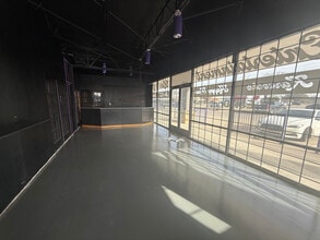 4099-4111 W Camp Wisdom Rd, Dallas, TX for lease Building Photo- Image 1 of 3