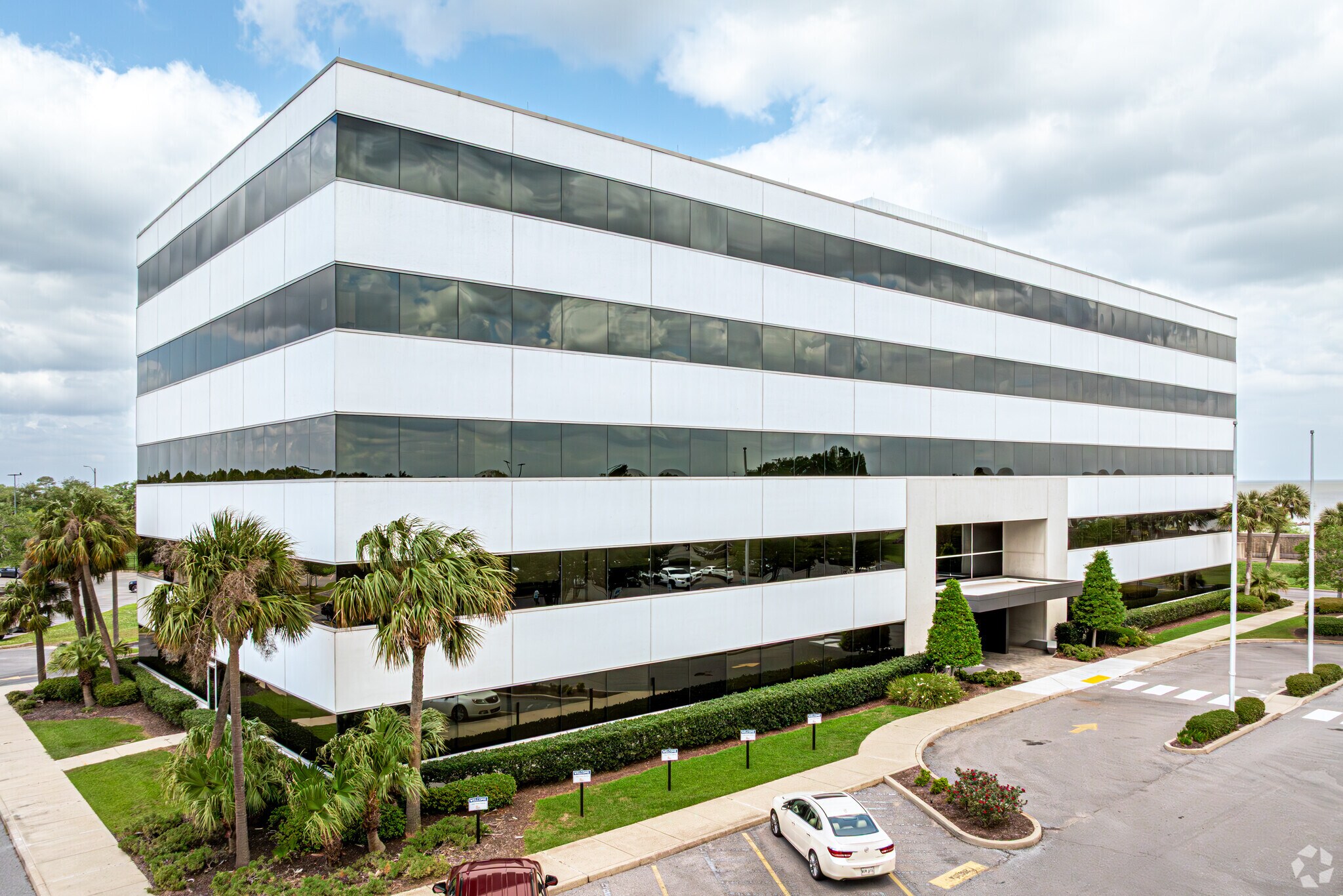 2021 Lakeshore Dr, New Orleans, LA for lease Building Photo- Image 1 of 24