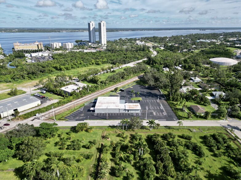 2931 Michigan Ave, Fort Myers, FL for lease - Aerial - Image 2 of 12