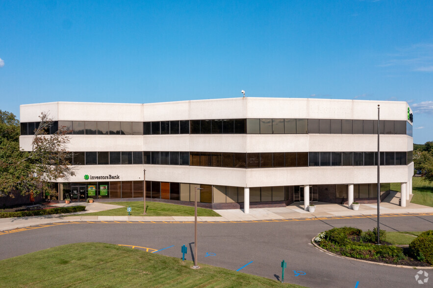 2929 Expressway Dr N, Hauppauge, NY for lease - Building Photo - Image 1 of 6