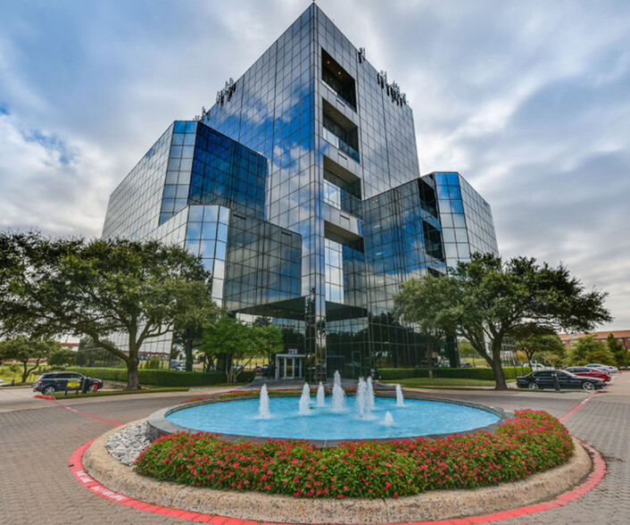 2300 Valley View Ln, Irving, TX for lease - Building Photo - Image 1 of 6