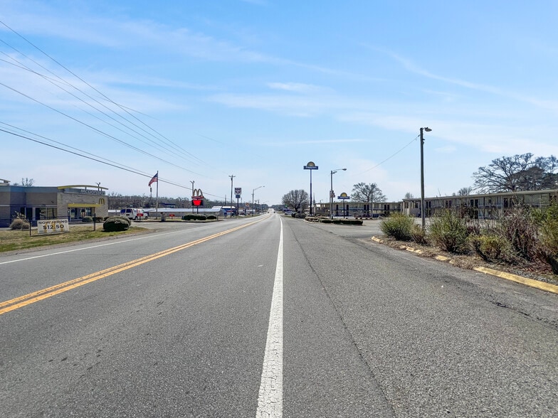 15371 Highway 13 S, Hurricane Mills, TN for lease - Building Photo - Image 2 of 67