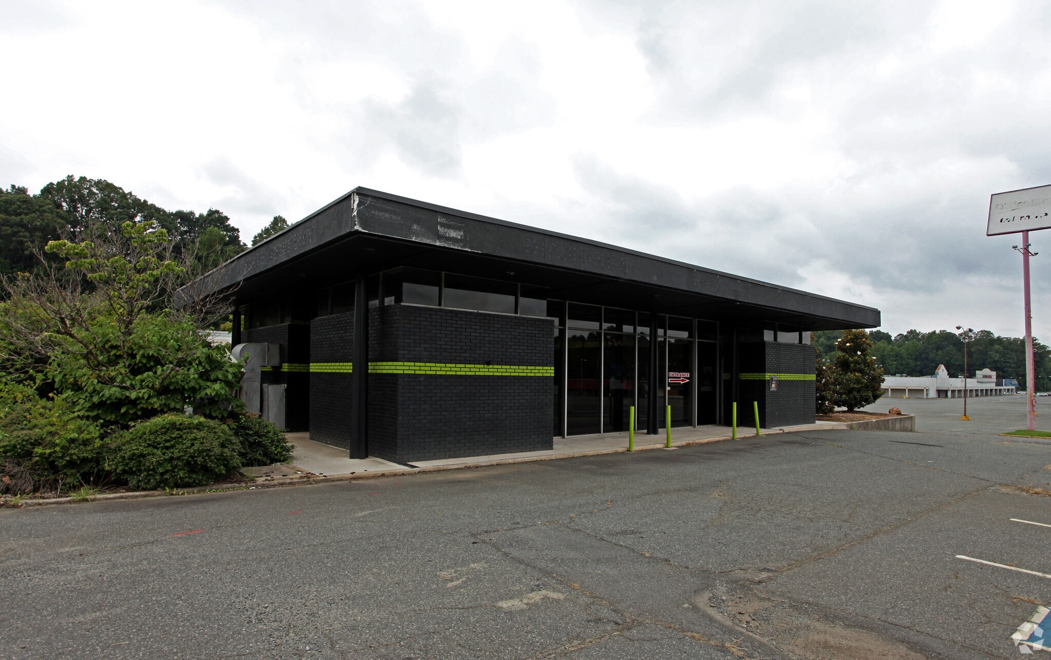 3750 E Independence Blvd, Charlotte, NC for sale Primary Photo- Image 1 of 1