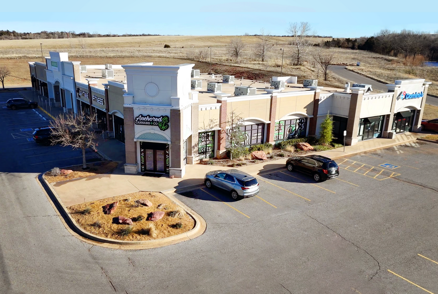 1700-1726 S Division St, Guthrie, OK for lease - Building Photo - Image 1 of 3