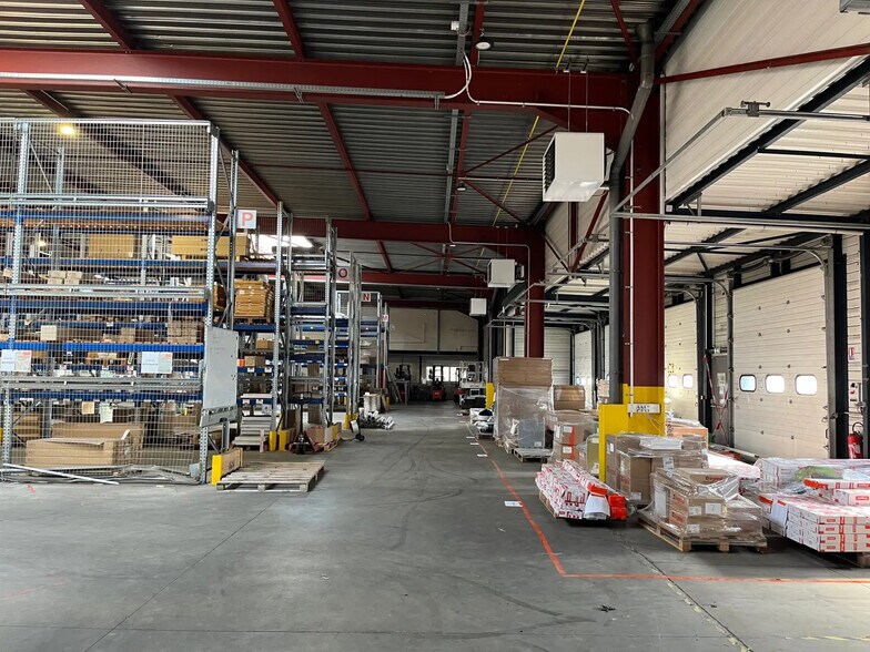 Industrial in Wittenheim for lease - Building Photo - Image 3 of 6