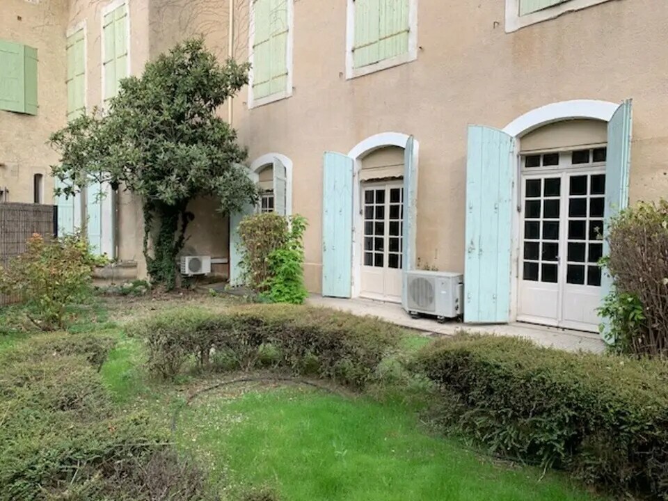 Office in Carpentras for sale Building Photo- Image 1 of 12