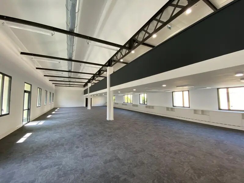 Location Bureaux 512 m² à 1 824 m² - Photo 1