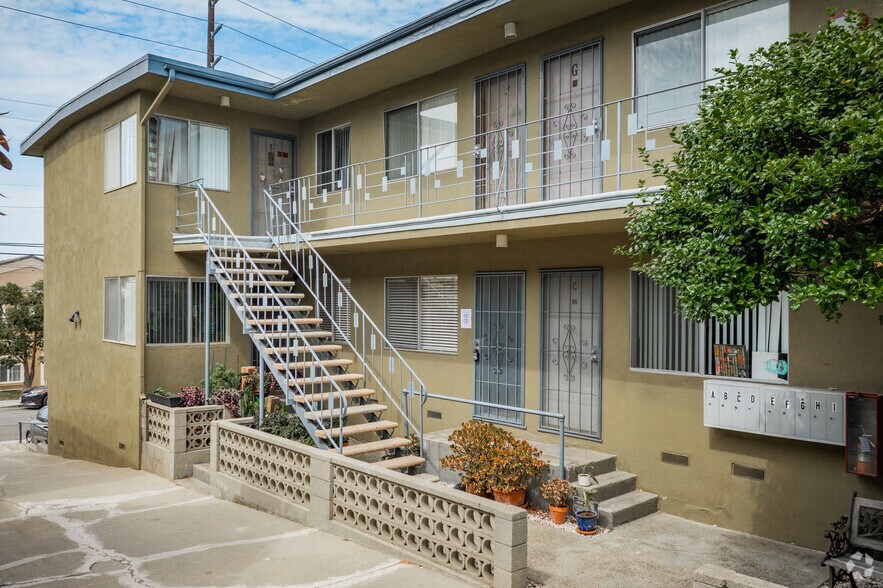 2116 2118 Vanderbilt Ln Redondo Beach Ca 90278 Loopnet Com