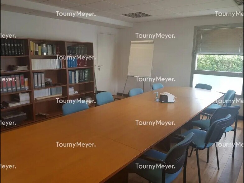 Office in Betton for lease - Interior Photo - Image 2 of 4