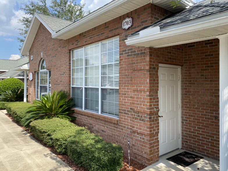 6817 Southpoint Pky, Jacksonville, FL for sale - Building Photo - Image 1 of 1