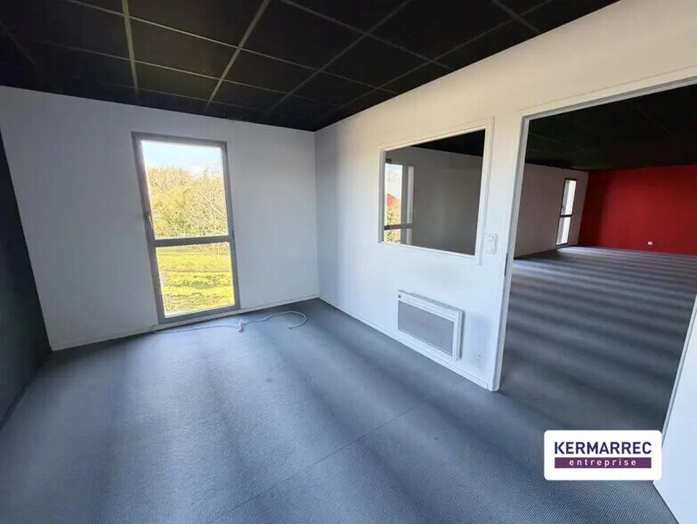Office in Auray for lease - Interior Photo - Image 3 of 4