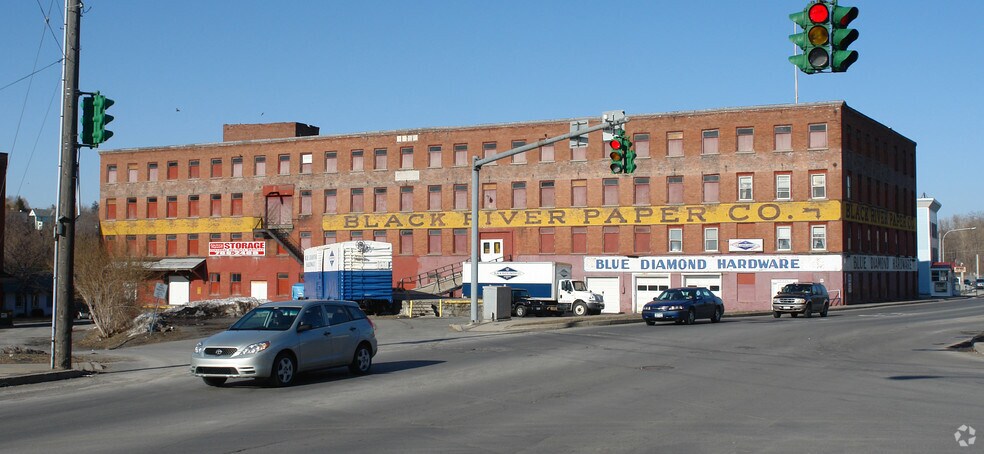 1 Factory Sq, Watertown, NY for sale - Primary Photo - Image 1 of 2